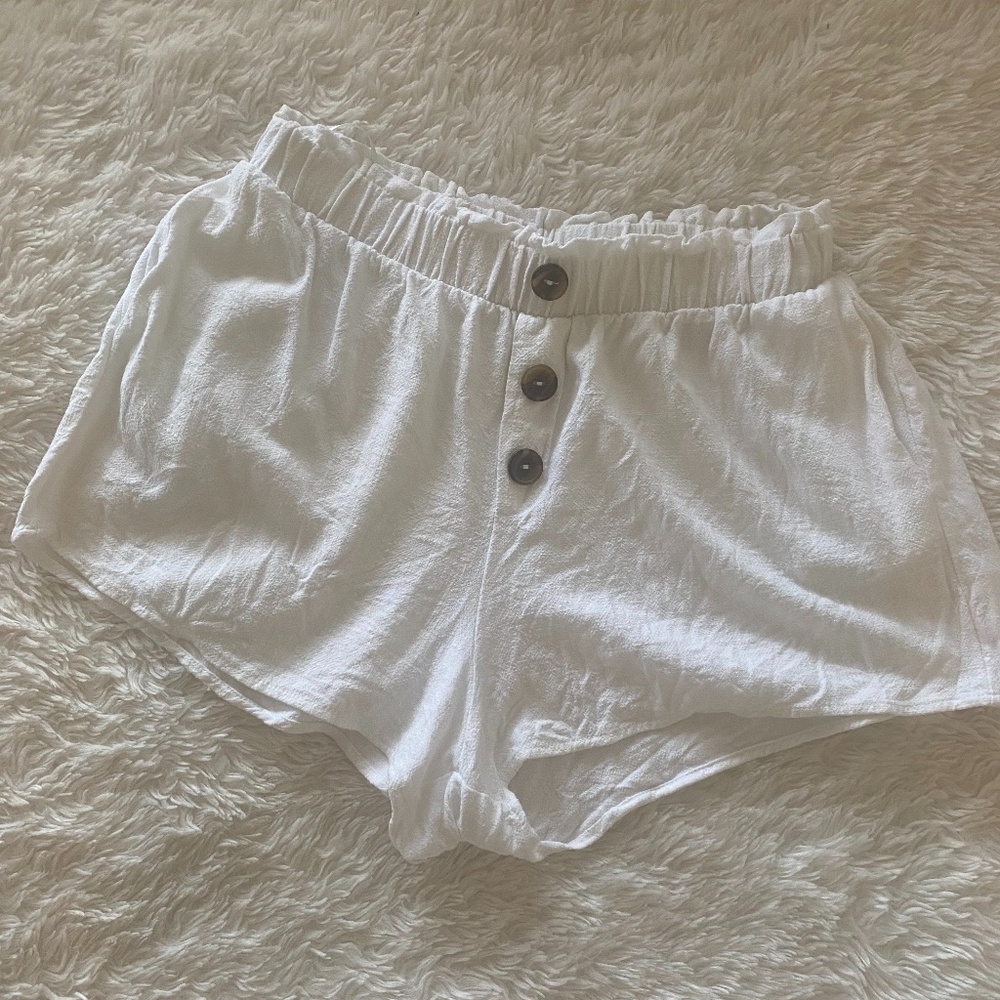 Jluxlabel linen shorts 🤍